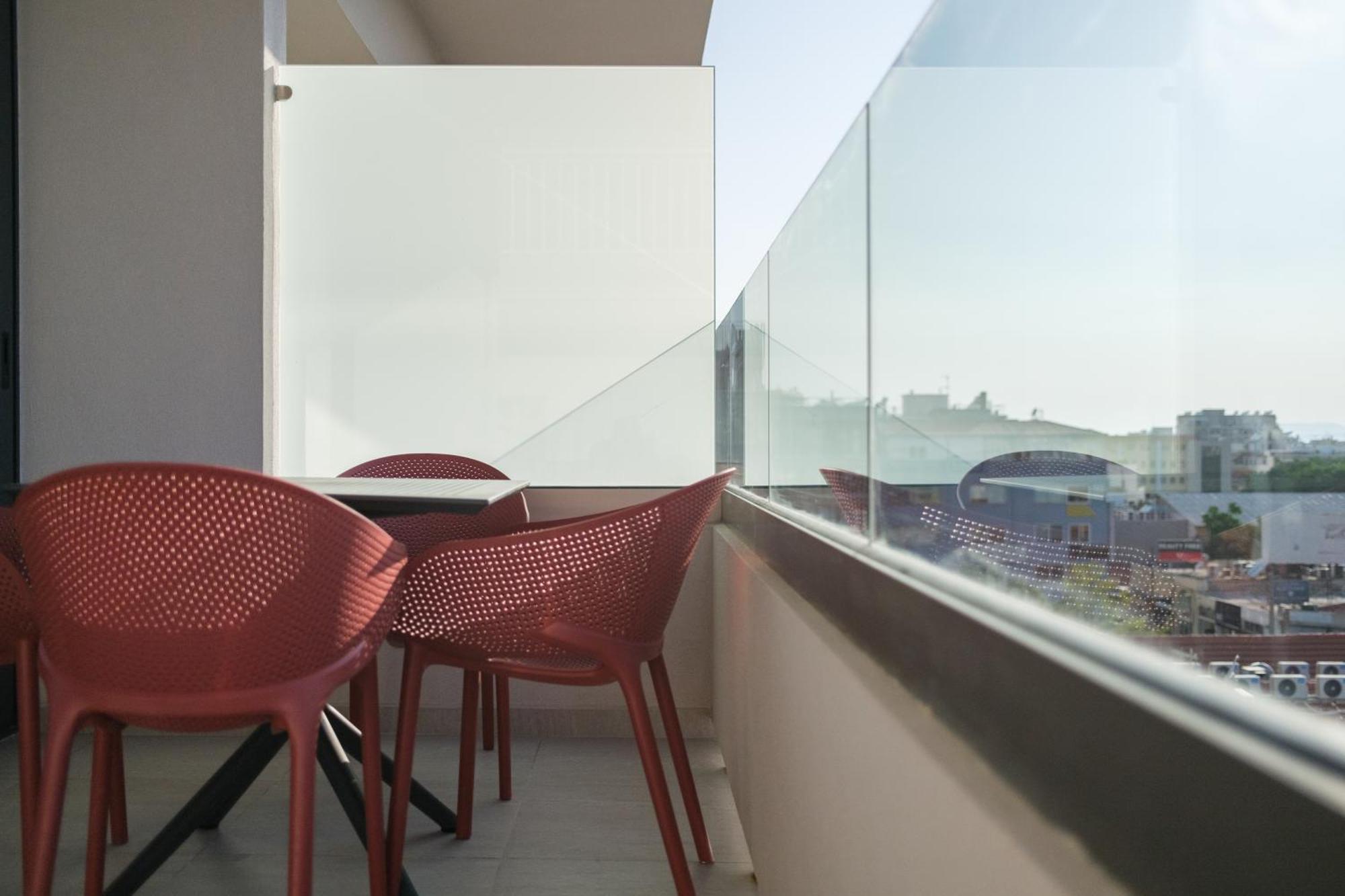Апартаменты Sky-High 70Sqm Penthouse W. Stunning Views - 05 Ханья Экстерьер фото
